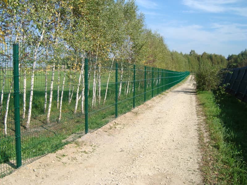 Сетчатый забор DoorHan в Уфе с установкой