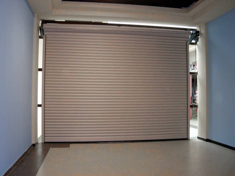 Роллетные ворота DoorHan в Уфе с установкой