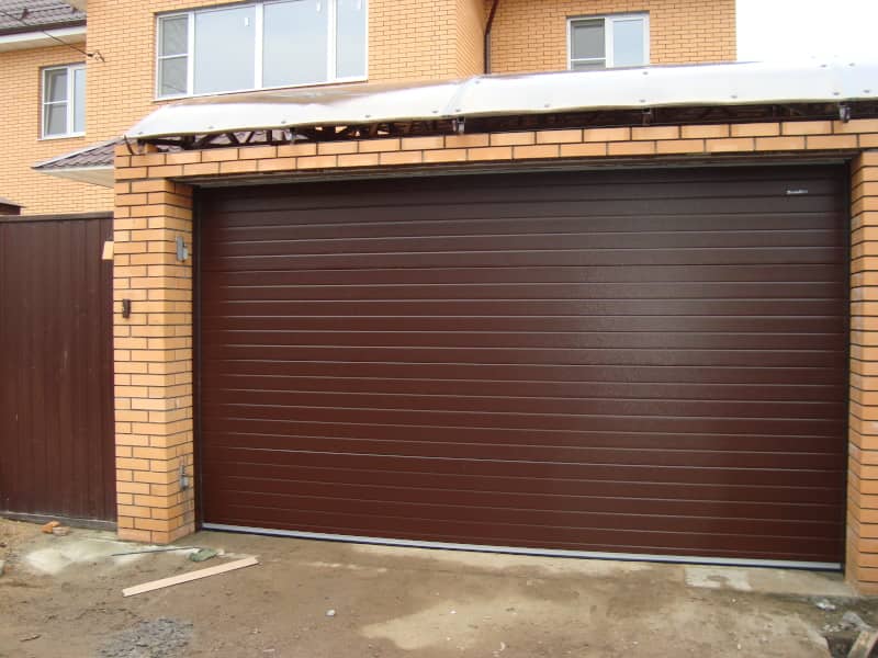 Секционные ворота DoorHan в Уфе с установкой