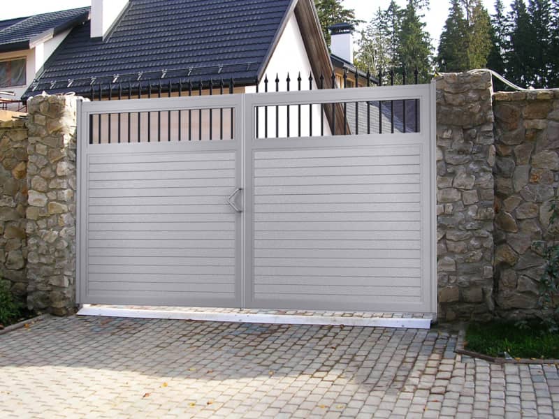 Уличные ворота DoorHan в Уфе с установкой